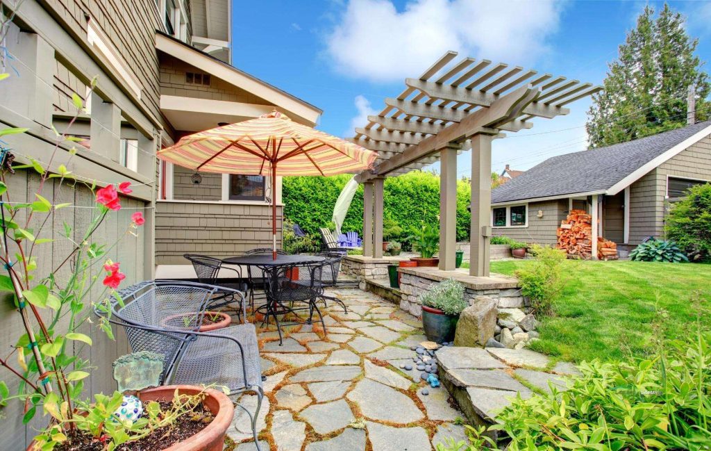 Practical Guidelines for Renovating Your Backyard on a Budget
